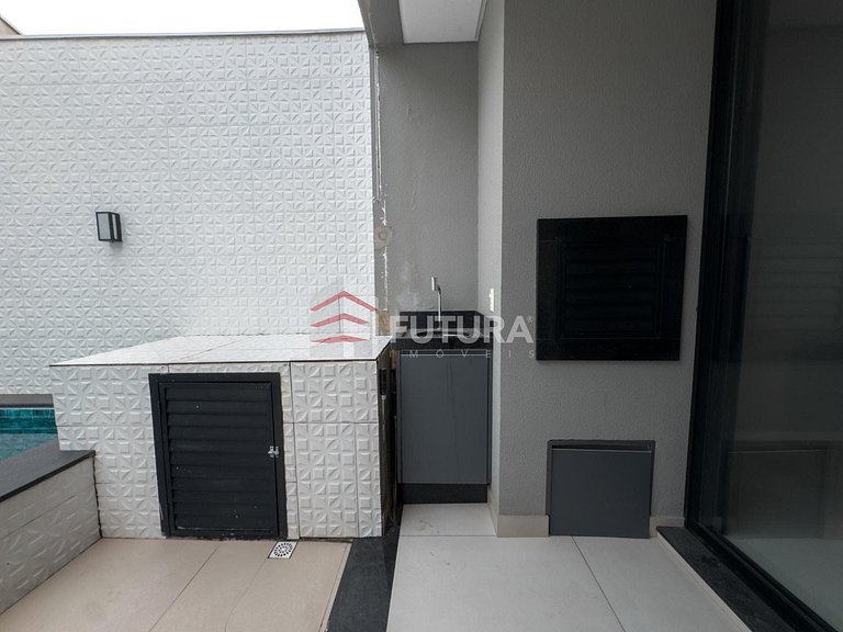 SOBRADO TRIPLEX COM JACUZZI