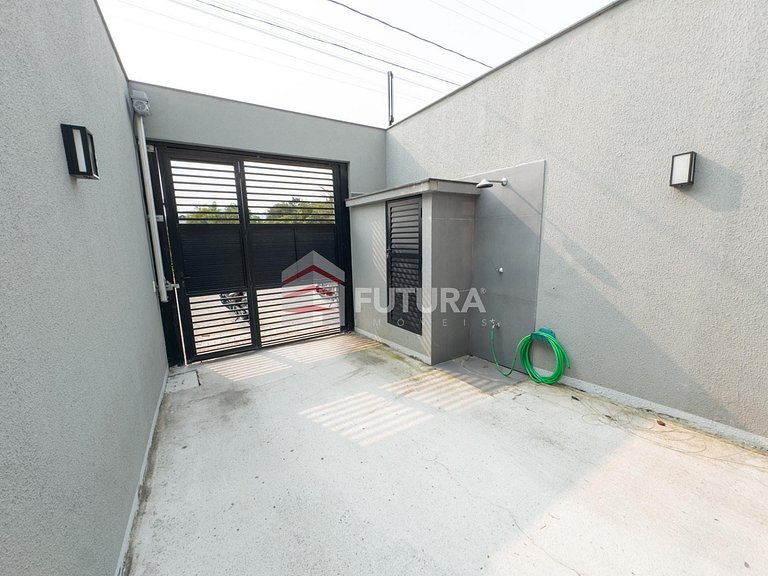 SOBRADO TRIPLEX COM JACUZZI