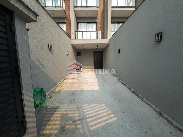 SOBRADO TRIPLEX COM JACUZZI