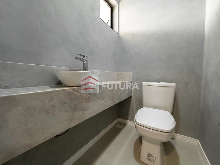 SOBRADO TRIPLEX COM JACUZZI