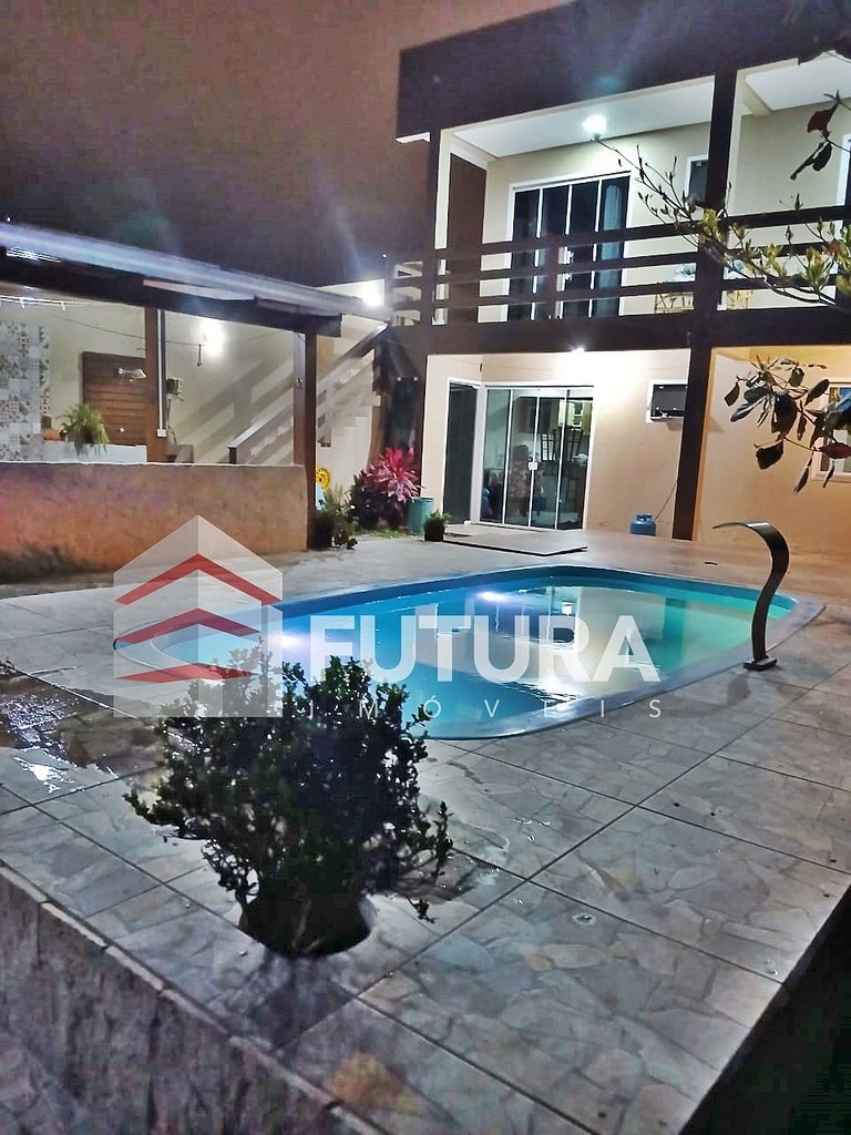 Sobrado com piscina em Mariscal LC151F