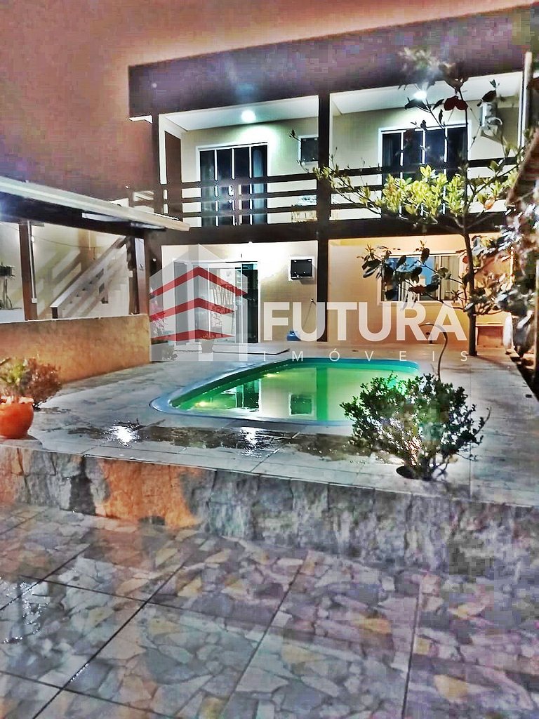 Sobrado com piscina em Mariscal LC151F