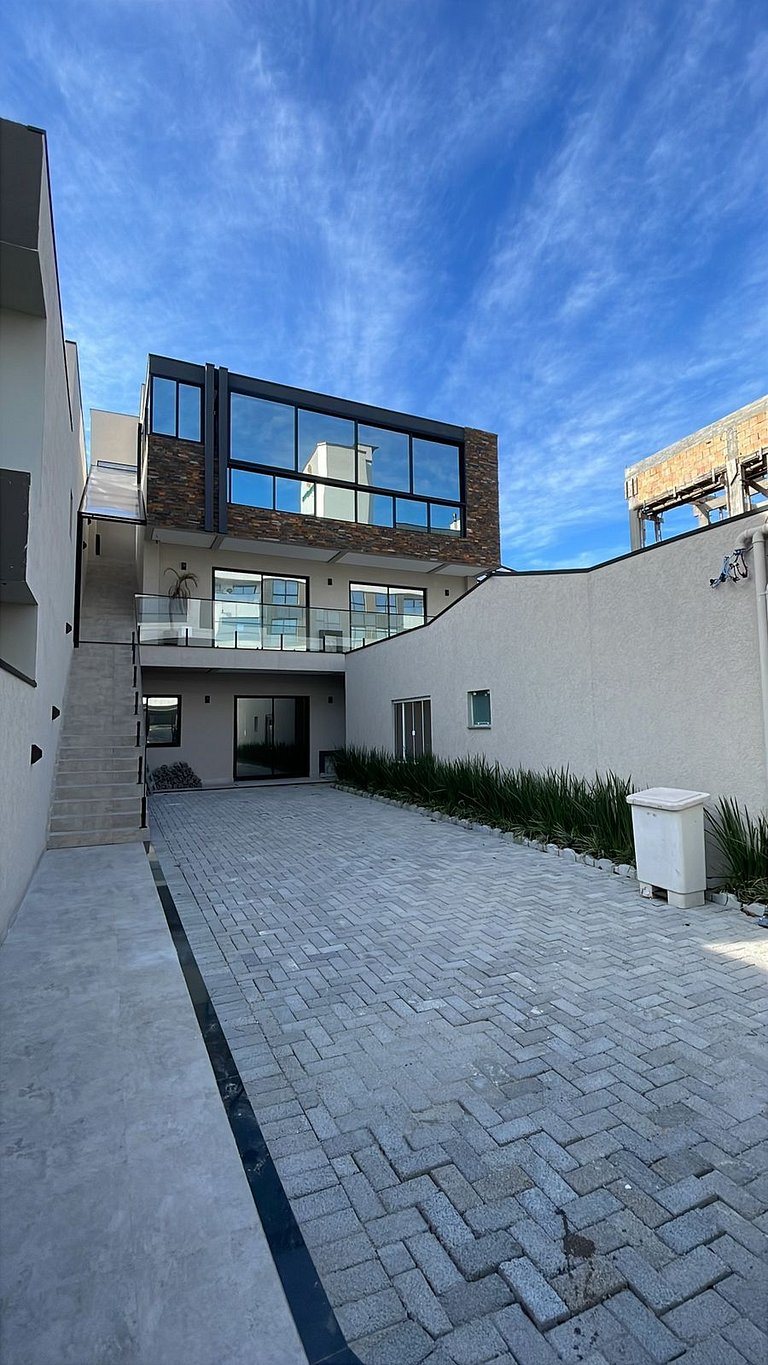 Apartamento de 01 dormitório em Canto Grande - LA053EF